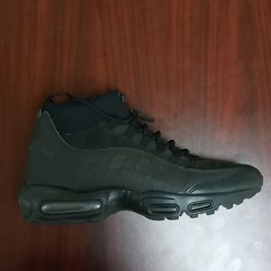 Air Max Nikes (Size:10.5,Black)